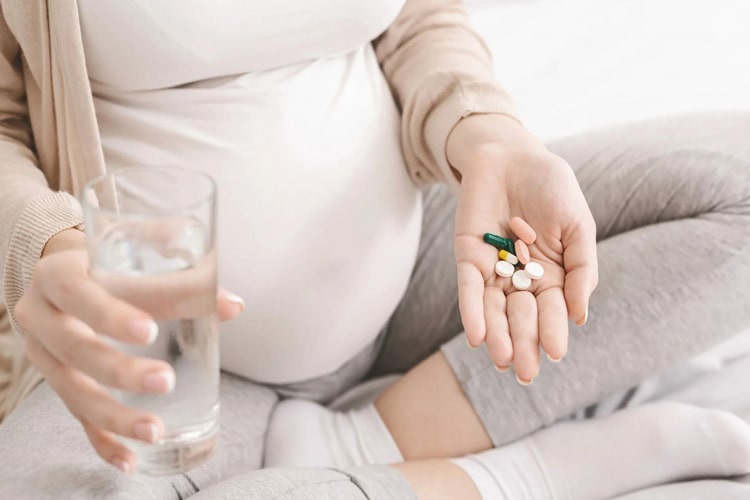 در دوران بارداری باید از مصرف چه مکمل‌هایی خودداری کنیم؟